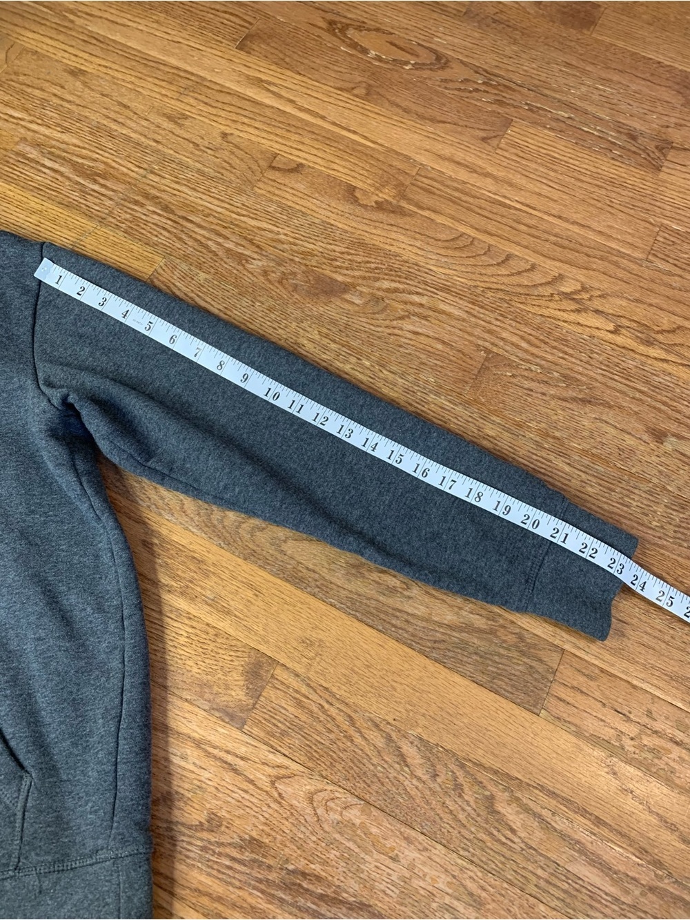 Reebok Men’s Heathered Grey Delta Logo Pullover Fleece Hoodie - Size Medium - Picture 7 of 7